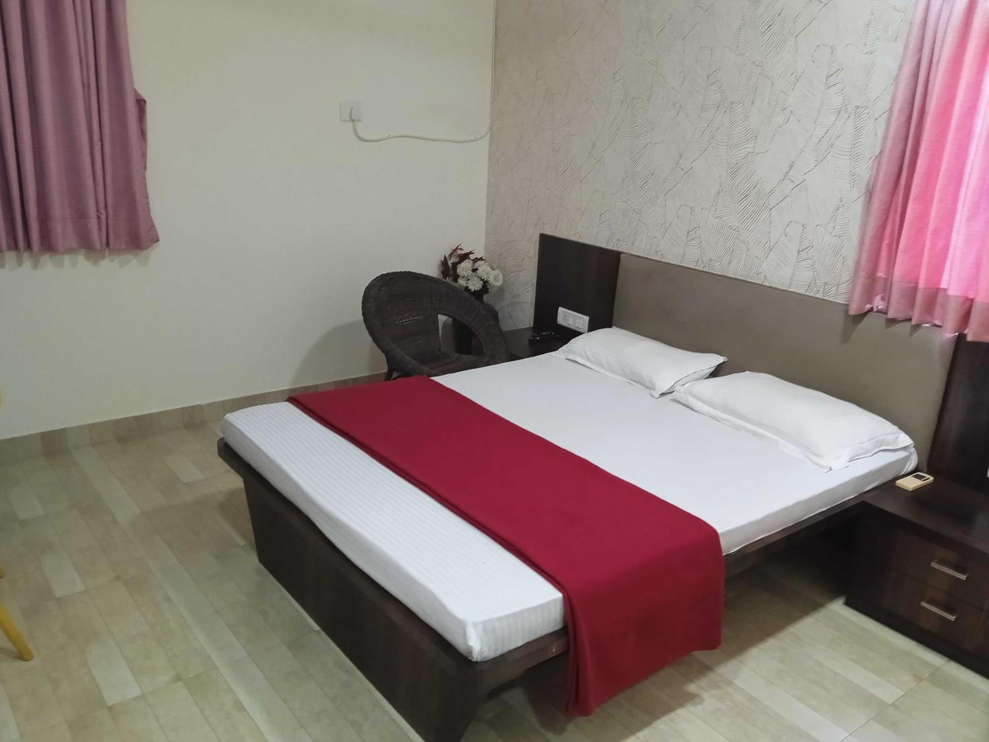 Hotel O Shooolin Homestay Gandaulim Экстерьер фото